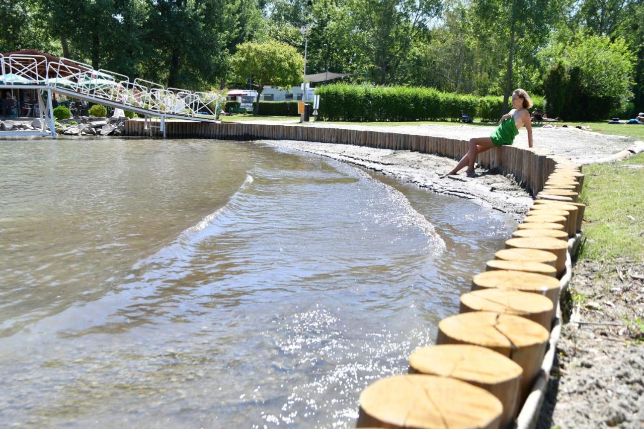 Hotel Balatontourist Bereny Naturist Camping Balatonberény Exterior foto